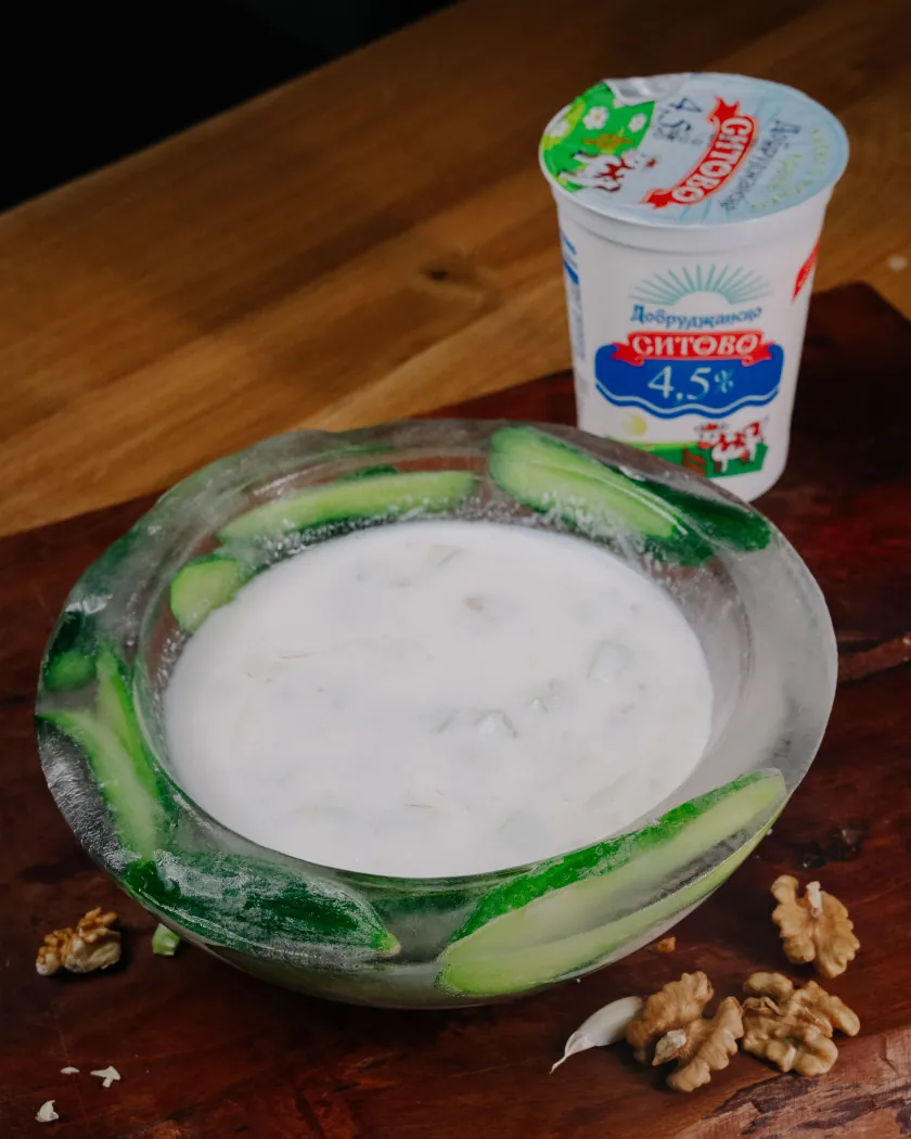Tarator in der Eisschale